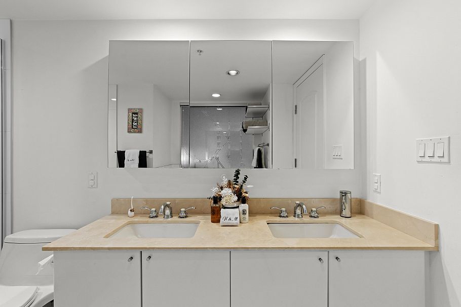 602 133 E Esplanade North Vancouver, BC - 17