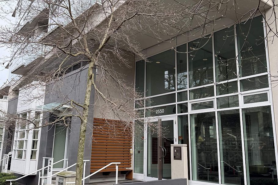604 2550 Spruce Street Vancouver, BC - 4