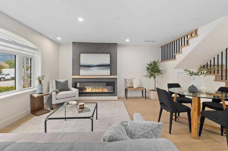 2438 W 49 Avenue Vancouver, BC - 3