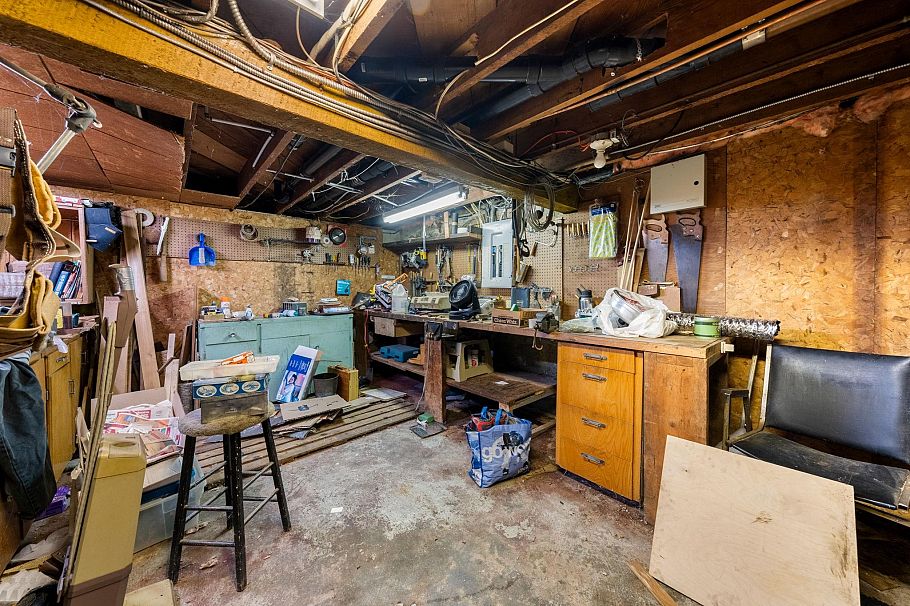 3041 St. Marys Avenue North Vancouver, BC - 28