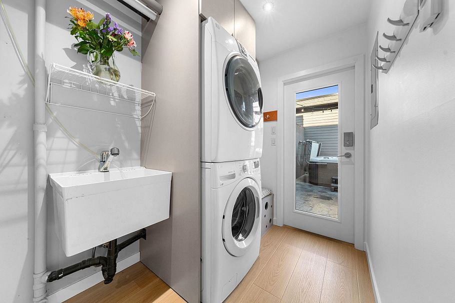 256 W 5th Street North Vancouver, BC - 31