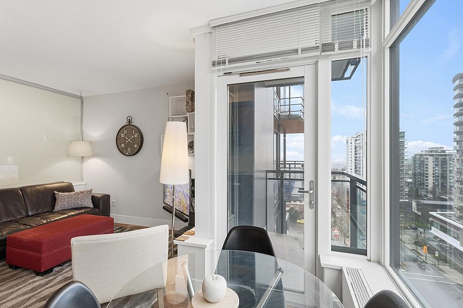 1006 111 E 13th Street North Vancouver, BC - 11