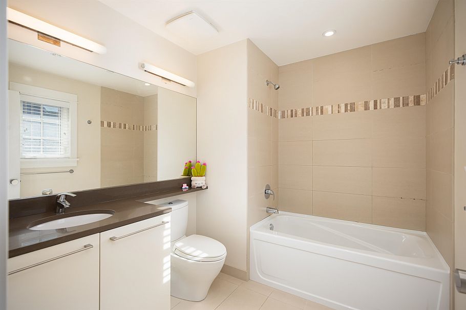 6467 Larch Street Vancouver, BC - 29