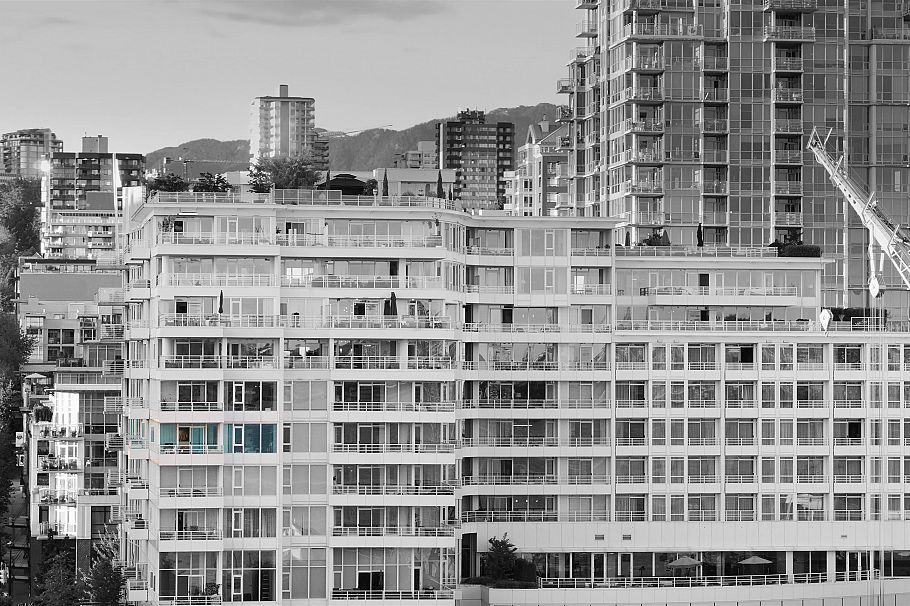 602 133 E Esplanade North Vancouver, BC - 2