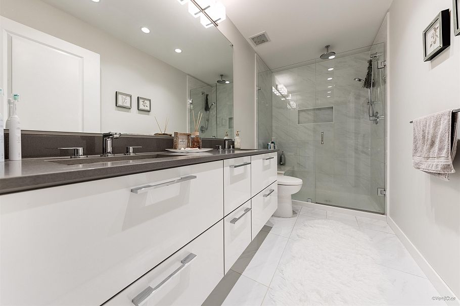 312 2632 Library Lane North Vancouver, BC - 17