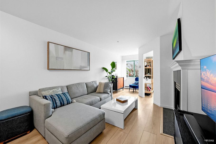 107 189 E 16th Avenue Vancouver, BC - 2