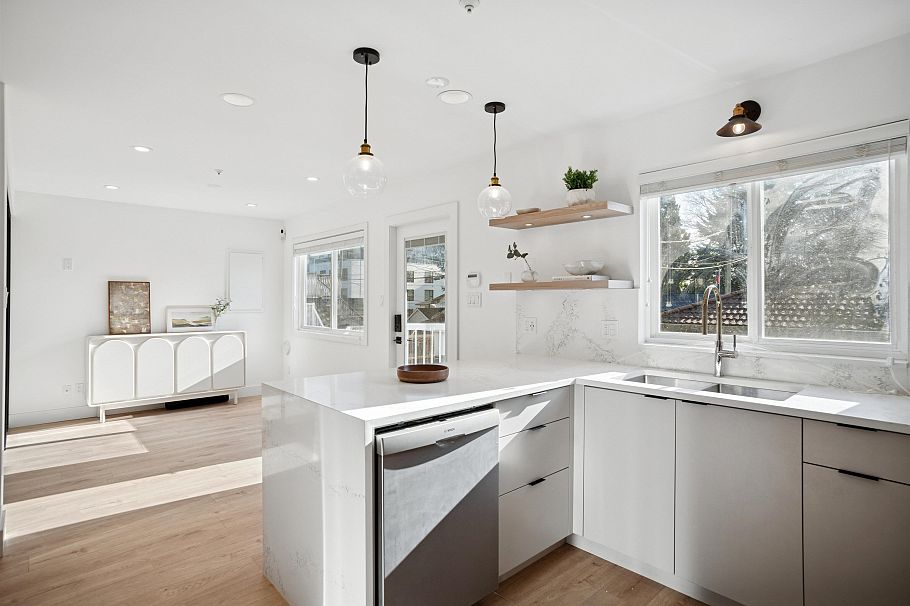 2168 E 8th Avenue Vancouver, BC - 15