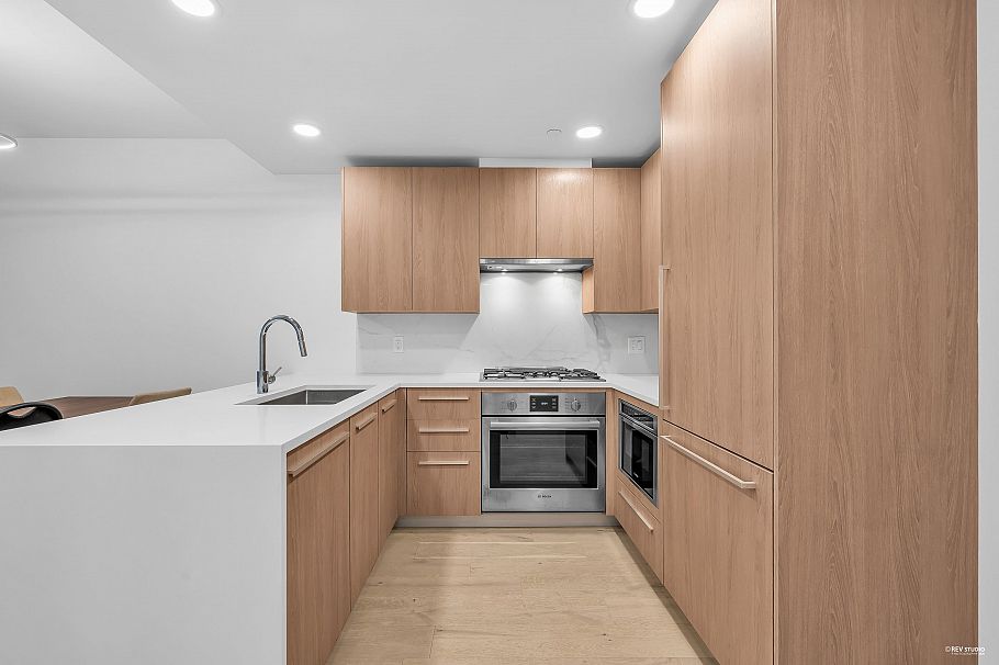 607 2780 Valley Centre Avenue North Vancouver, BC - 6