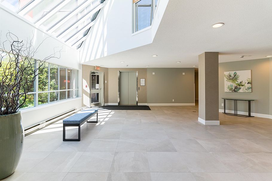 212 2800 Chesterfield Avenue North Vancouver, BC - 36