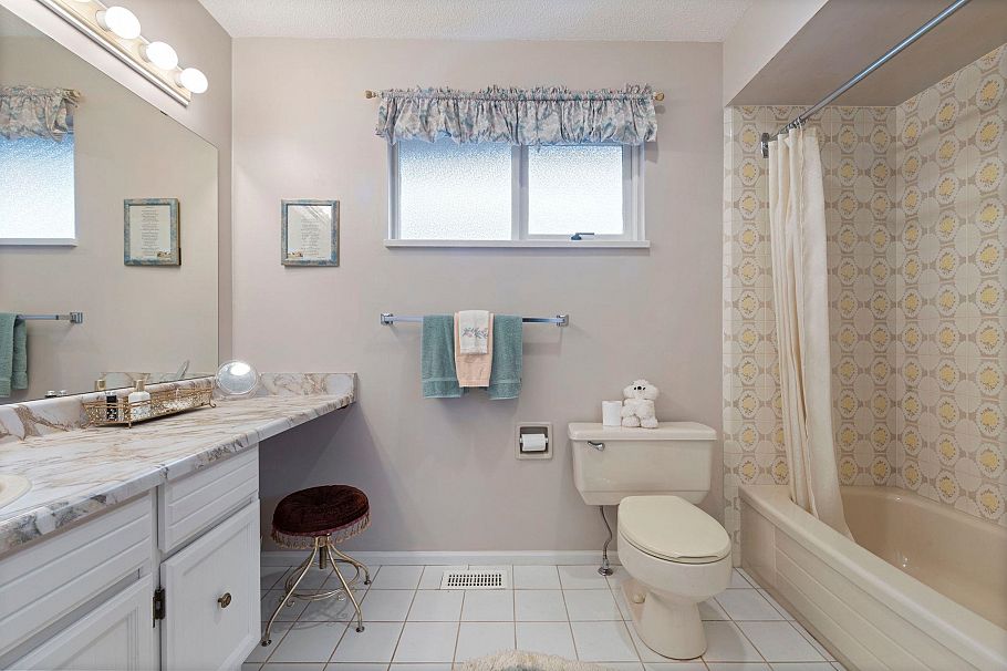 5427 Cliffridge Avenue North Vancouver, BC - 12