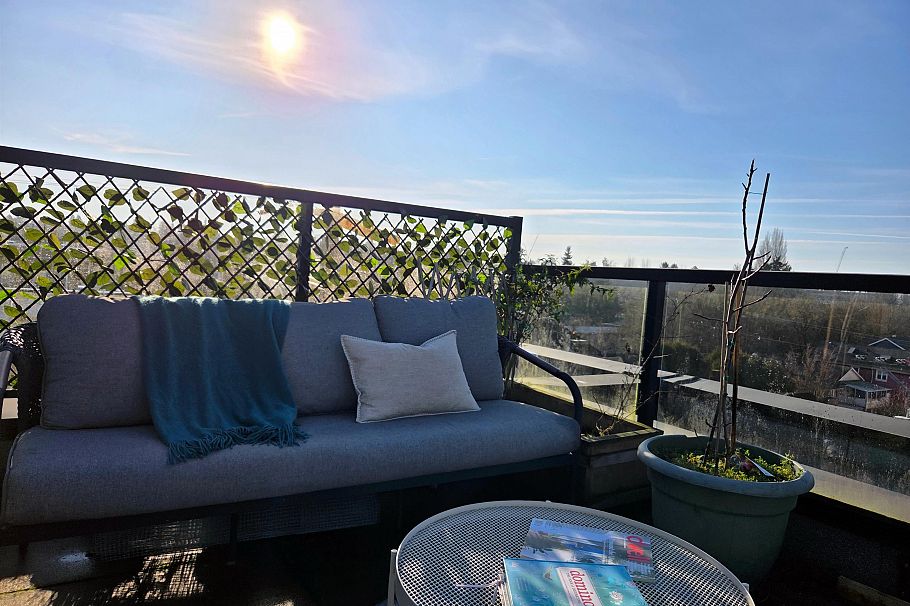 PH20 2150 E Hastings Street Vancouver, BC - 1