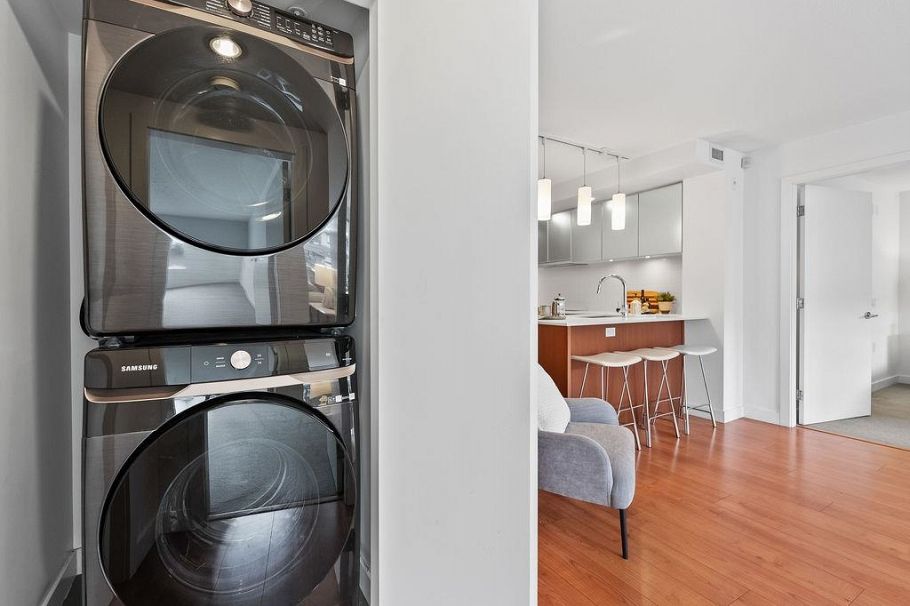 304 221 E 3rd Street North Vancouver, BC - 21