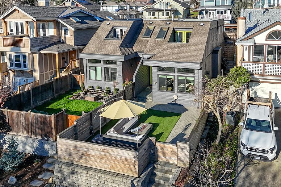 256 W 5th Street North Vancouver, BC - 2