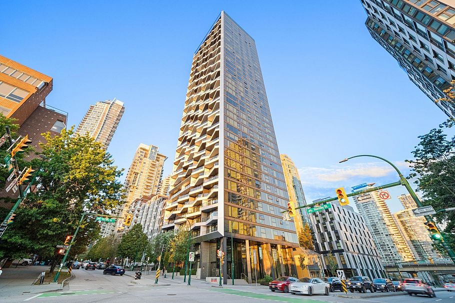1107 889 Pacific Street Vancouver, BC - 1
