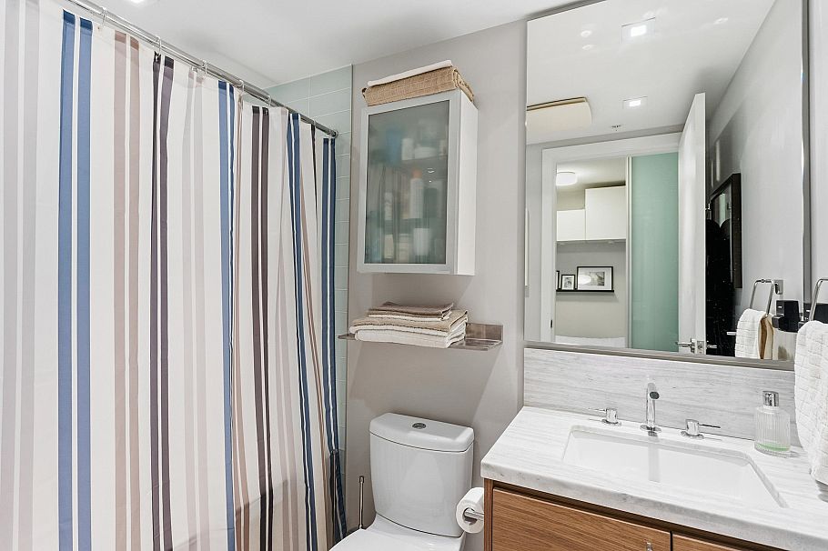 1006 111 E 13th Street North Vancouver, BC - 16