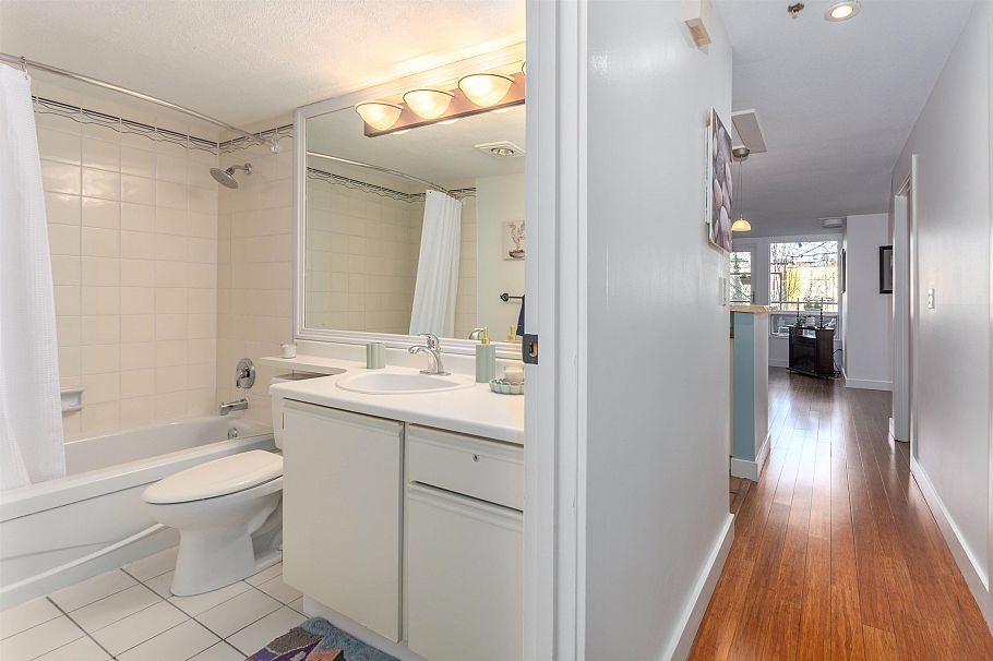 28 1345 W 4th Avenue Vancouver, BC - 11