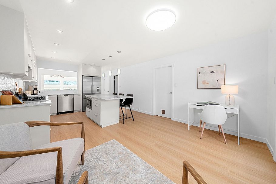 256 W 5th Street North Vancouver, BC - 13