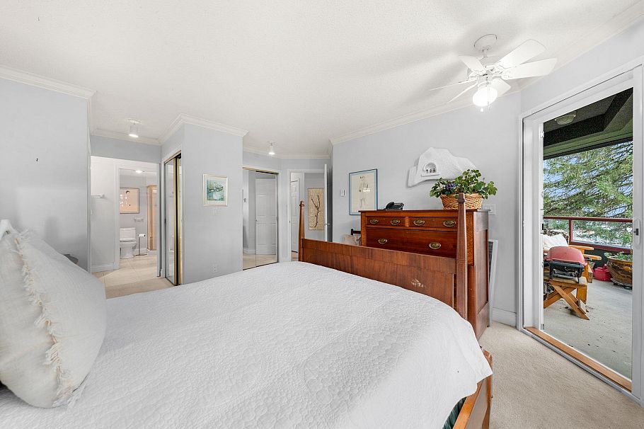 212 2800 Chesterfield Avenue North Vancouver, BC - 23