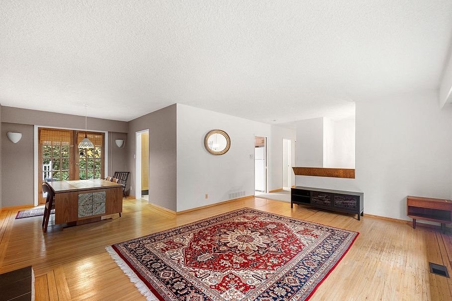 2086 Tompkins Crescent North Vancouver, BC - 8