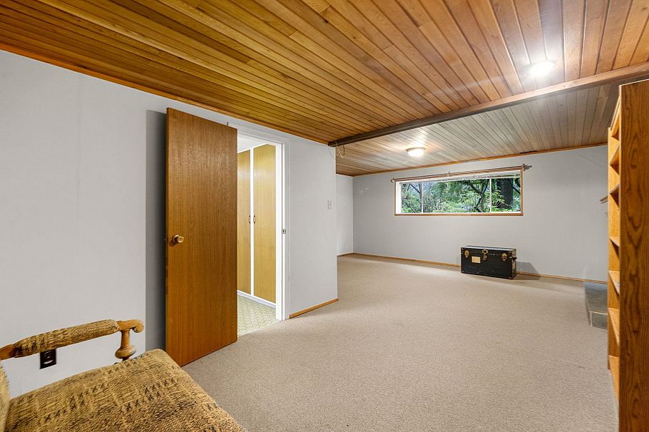 2086 Tompkins Crescent North Vancouver, BC - 21