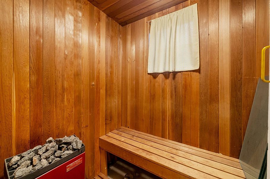 2086 Tompkins Crescent North Vancouver, BC - 24