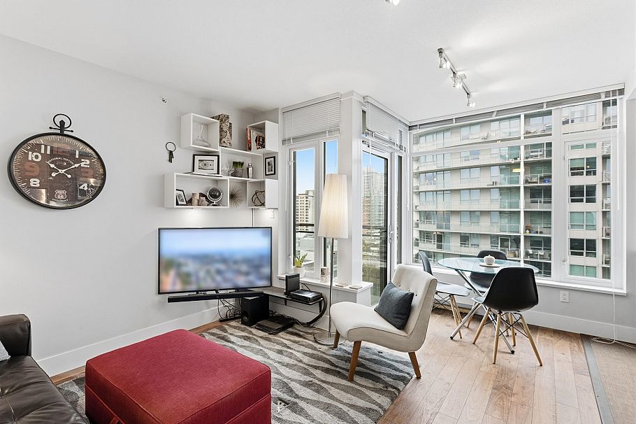 1006 111 E 13th Street North Vancouver, BC - 3