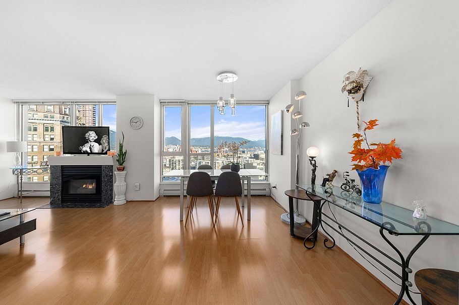 1702 183 Keefer Place Vancouver, BC - 2