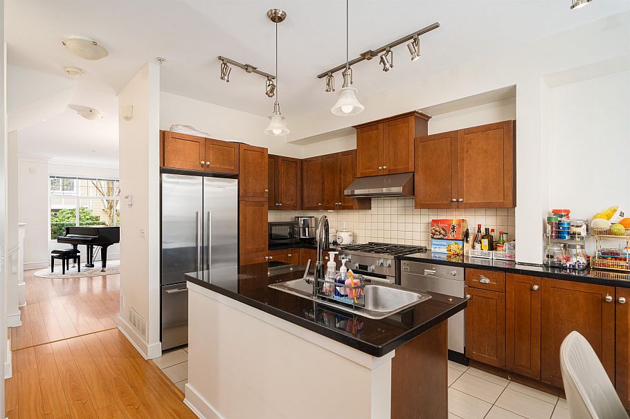 968 Westbury Walk Vancouver, BC - 12