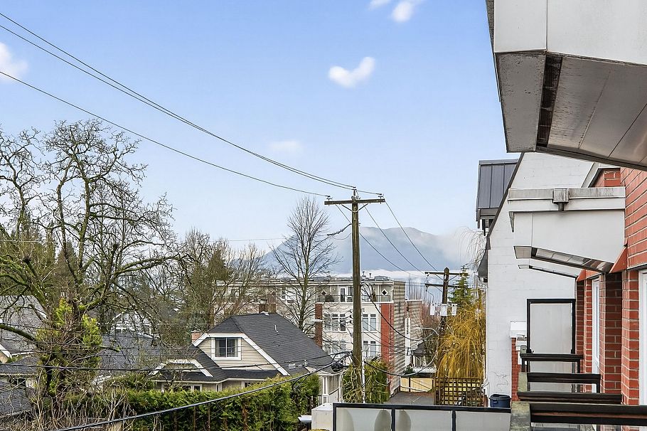 401 3611 W 18th Avenue Vancouver, BC - 18