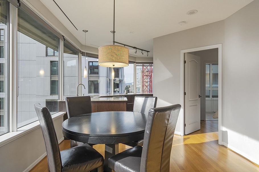 907 1177 Hornby Street Vancouver, BC - 4