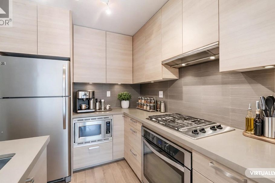 111 3606 Aldercrest Drive North Vancouver, BC - 31