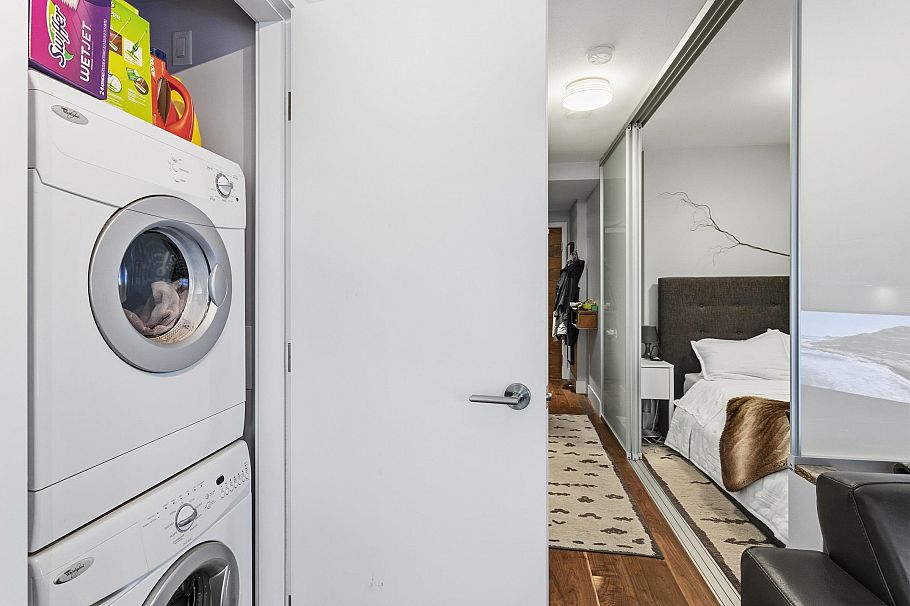 1006 111 E 13th Street North Vancouver, BC - 17