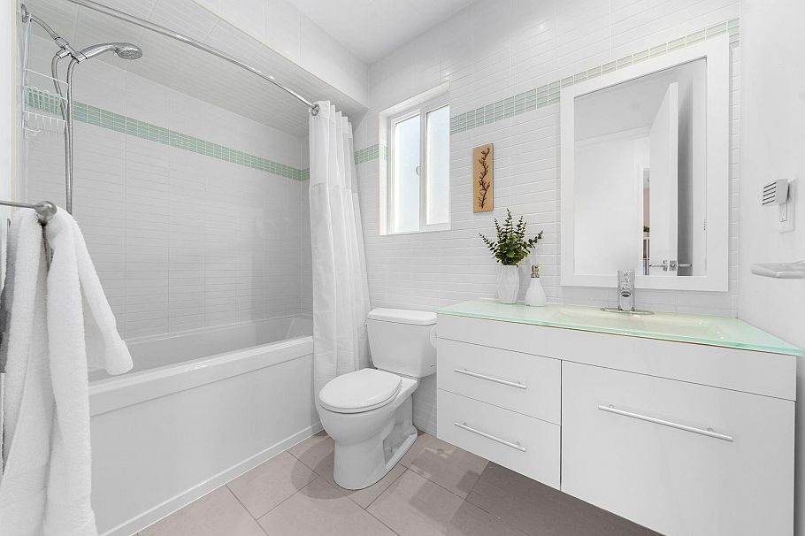 256 W 5th Street North Vancouver, BC - 29