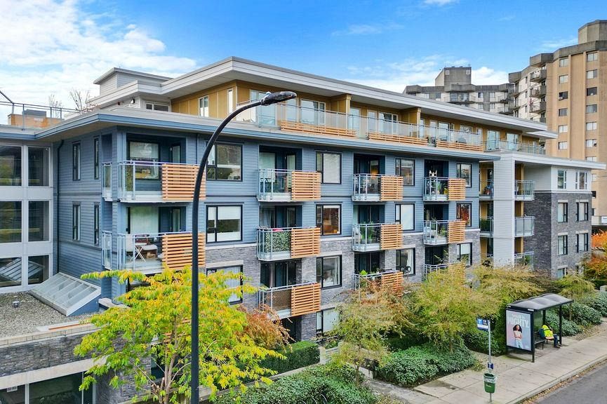 304 221 E 3rd Street North Vancouver, BC - 2