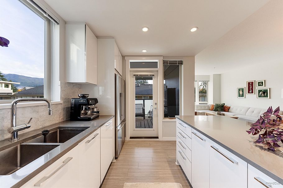 312 2632 Library Lane North Vancouver, BC - 11