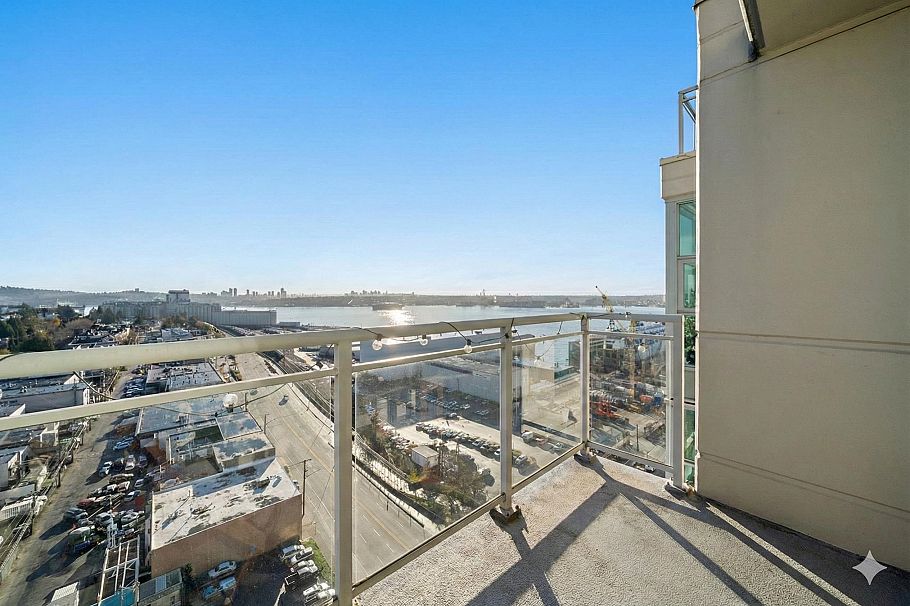 2102 188 E Esplanade Street North Vancouver, BC - 17