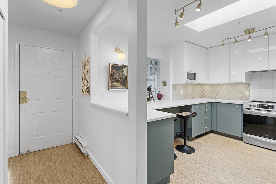 402 4688 W 10th Avenue Vancouver, BC - 13