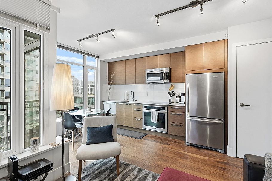 1006 111 E 13th Street North Vancouver, BC - 5