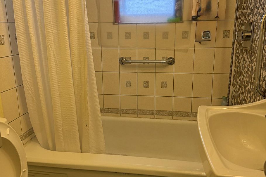 1245 E 51st Avenue Vancouver, BC - 8