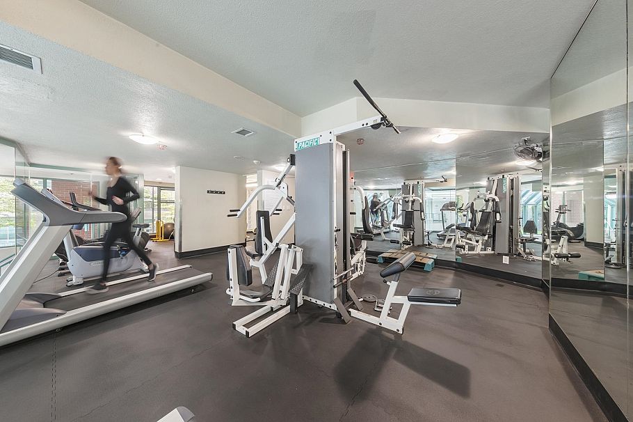 2010 939 Homer Street Vancouver, BC - 3