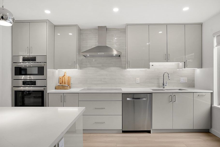 16 838 Tobruck Avenue North Vancouver, BC - 8