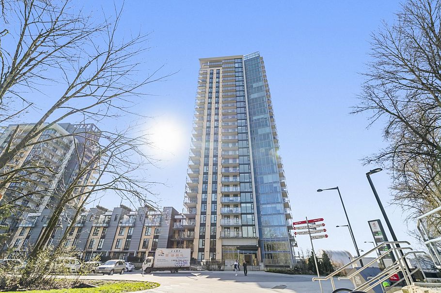 1004 1401 Hunter Street North Vancouver, BC - 1