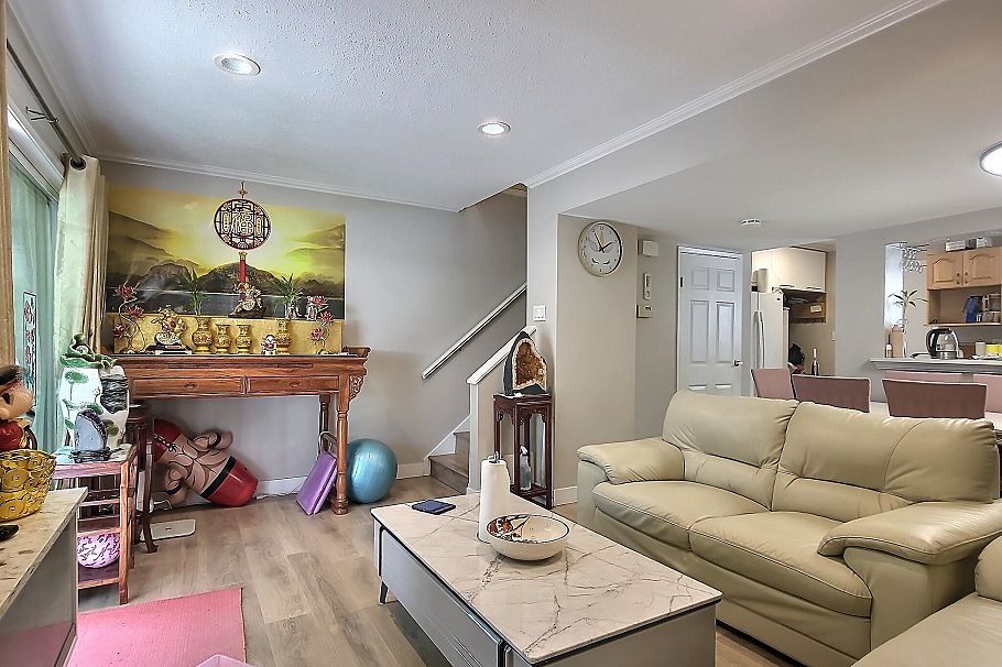 6878 Arlington Street Vancouver, BC - 6