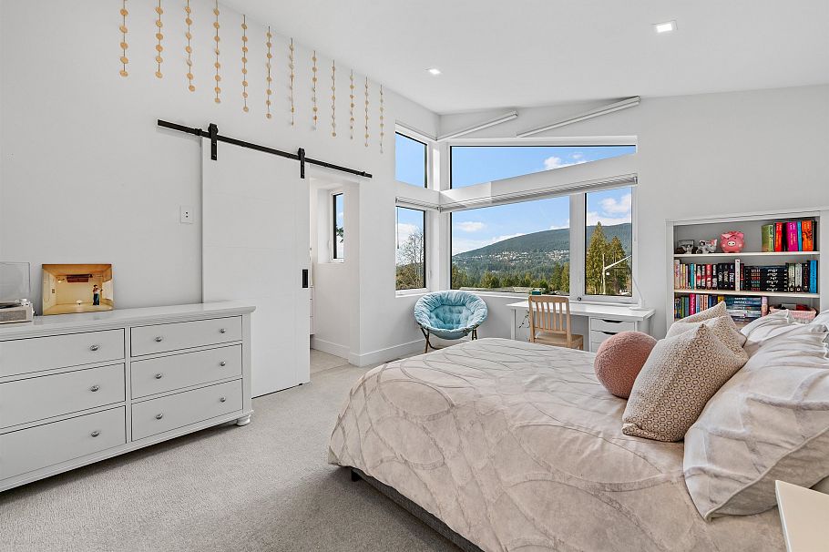 4528 Skyline Drive North Vancouver, BC - 22