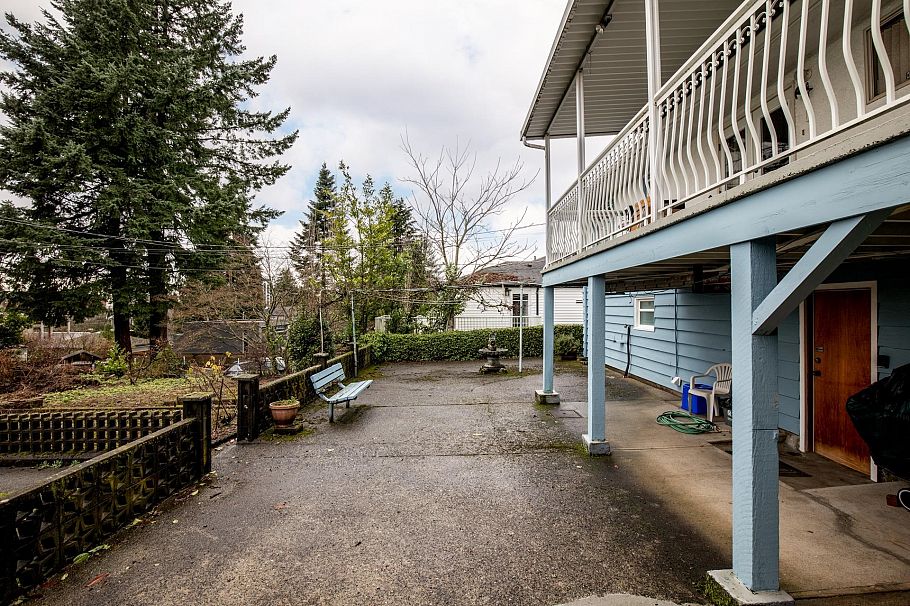 419 E 17th Street North Vancouver, BC - 22