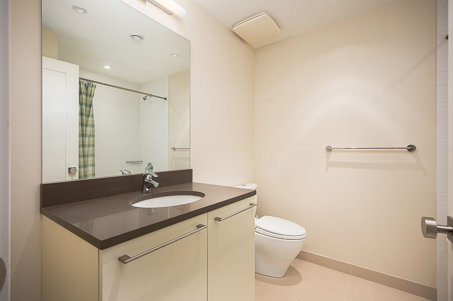 6467 Larch Street Vancouver, BC - 35