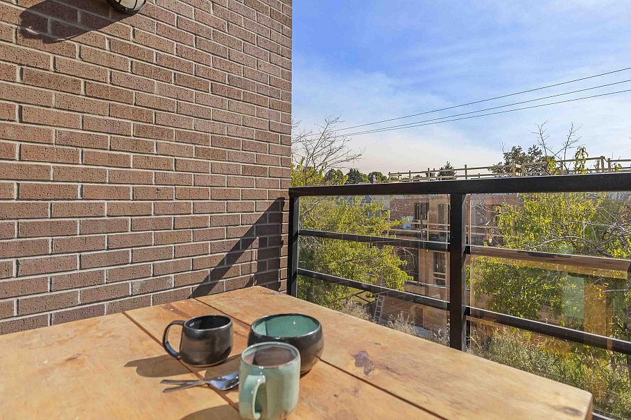 PH20 2150 E Hastings Street Vancouver, BC - 24