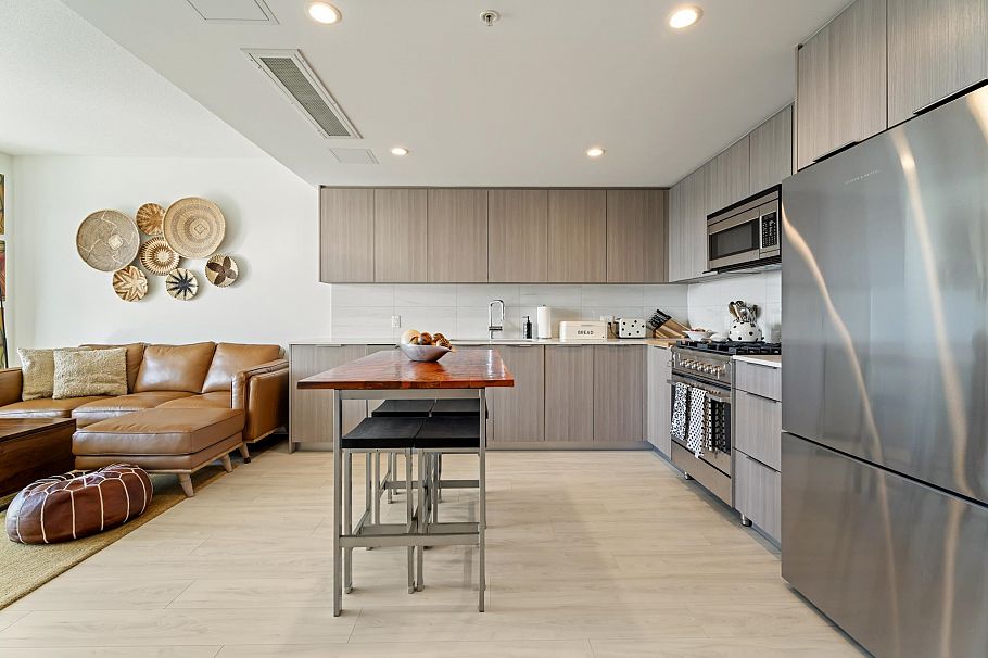 1004 1401 Hunter Street North Vancouver, BC - 11