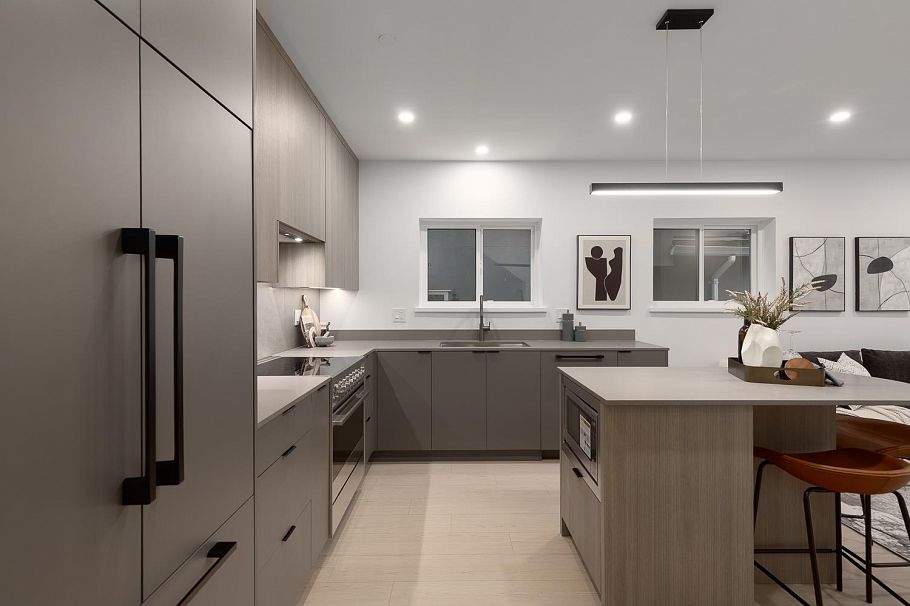 210 2339 E 34th Avenue Vancouver, BC - 1