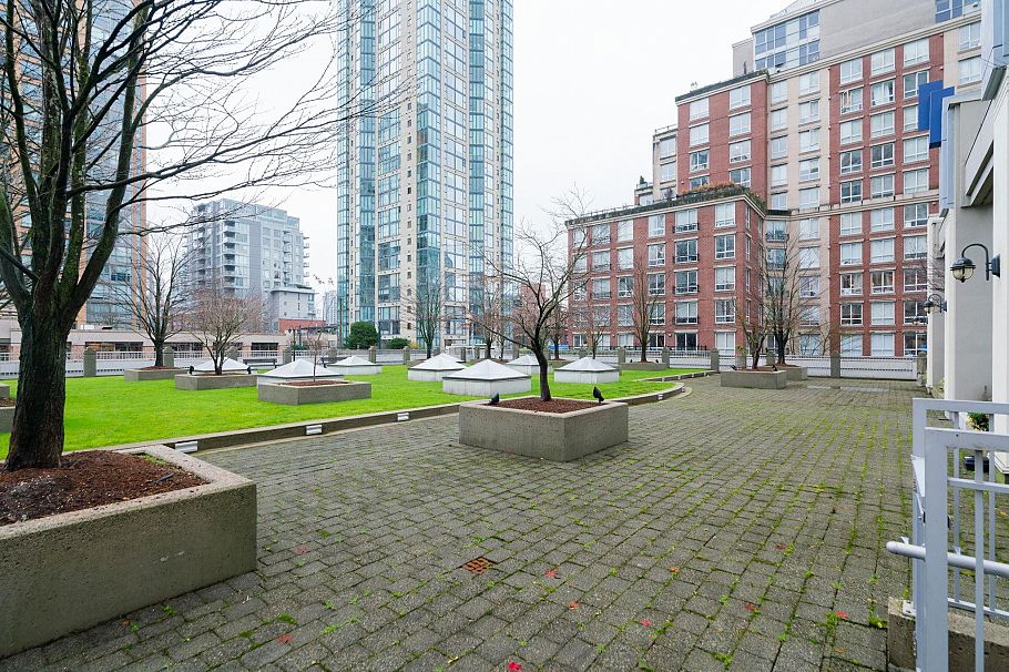503 1238 Richards Street Vancouver, BC - 16